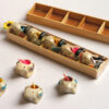 WP-I40 Candle in ceramic 5 pcs in wooden tray - Frog shape